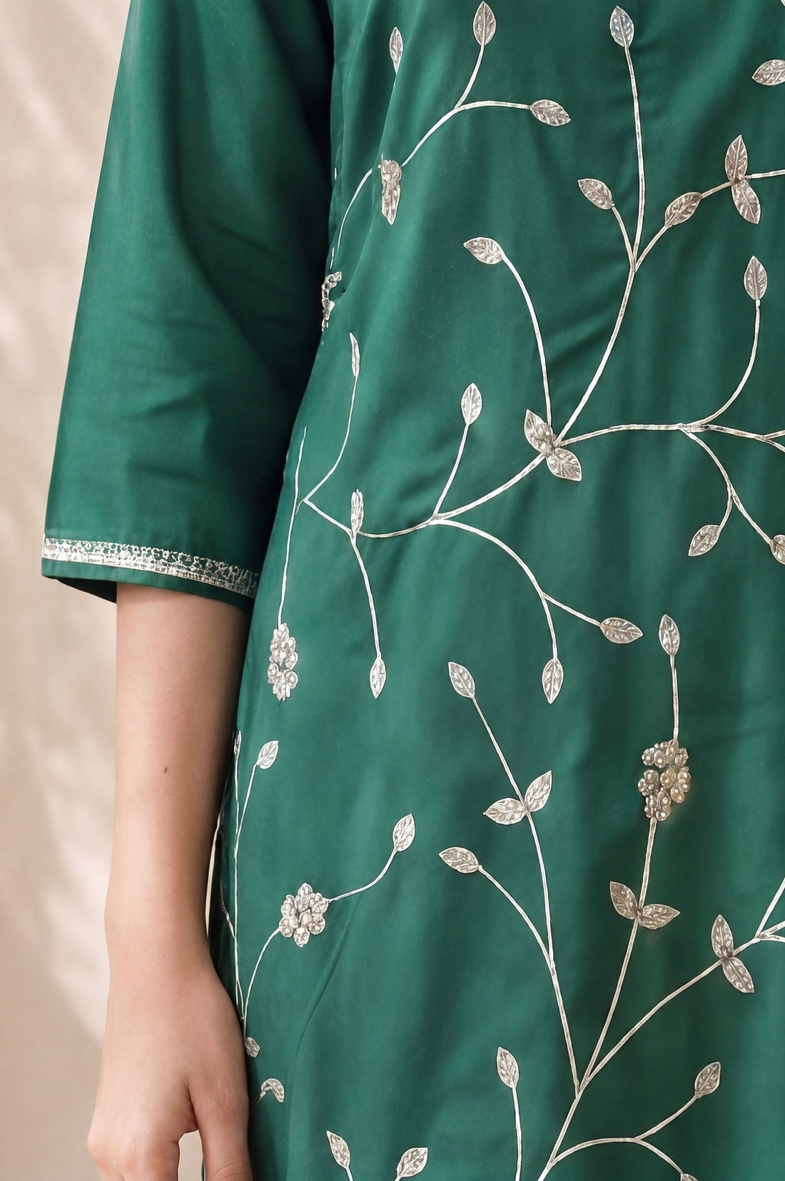 Green Embroidered Yarn Dyed Straight Kurta