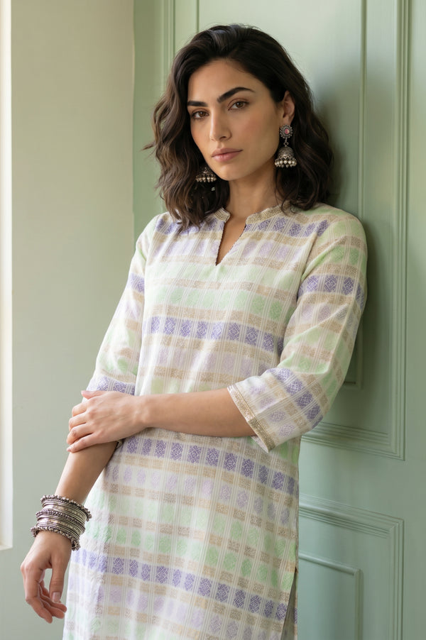Aurelia Women's Off White Yarn Dyed Striped Cotton Blend Straight Kurta with Lace