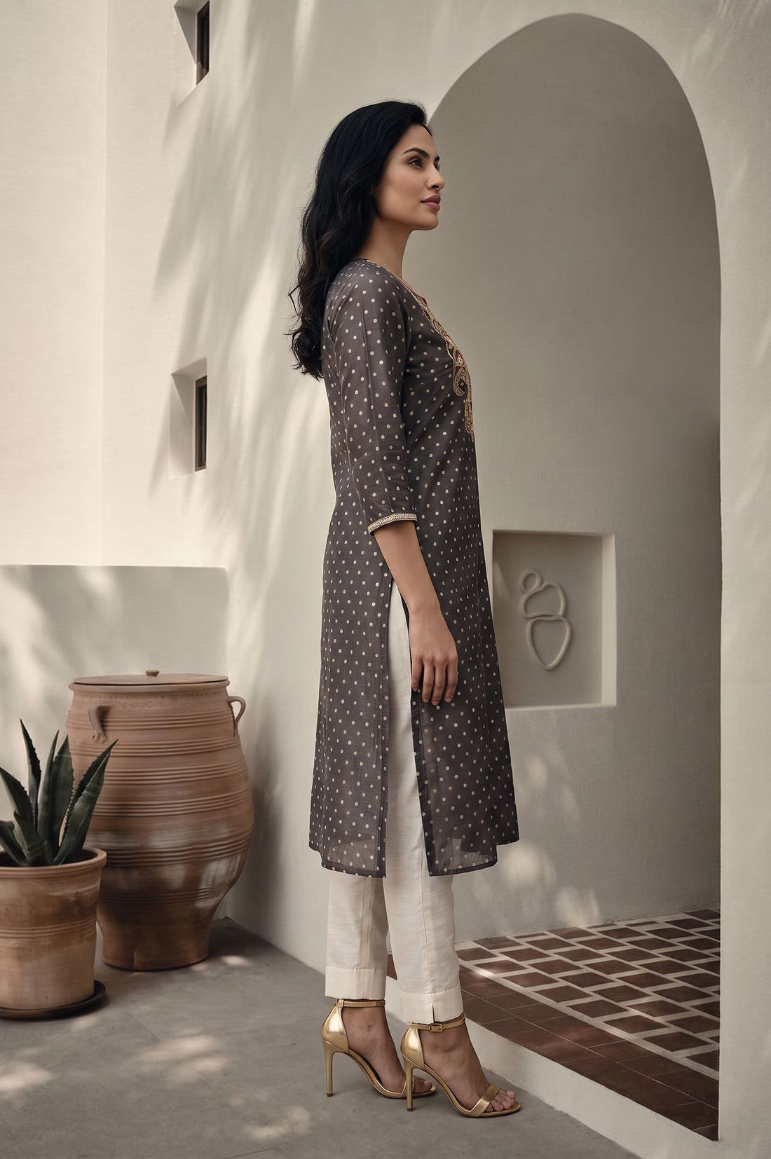 Grey Yarn Dyed Zari Embroidered Chanderi Straight Kurta