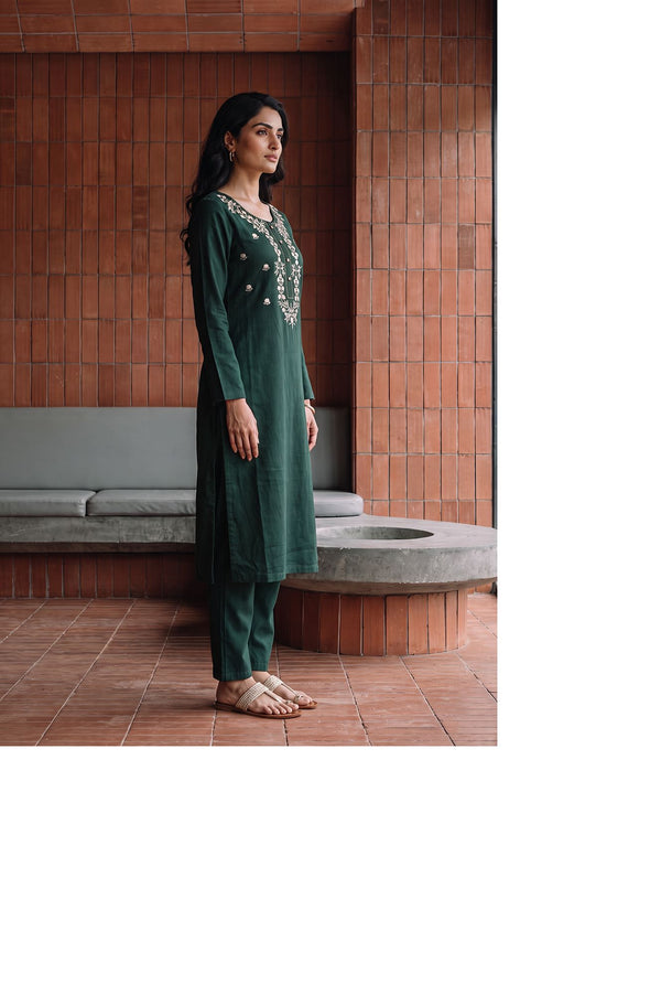 Green Yarn Dyed Embroidered Charme Acrylic Straight Winter Kurta