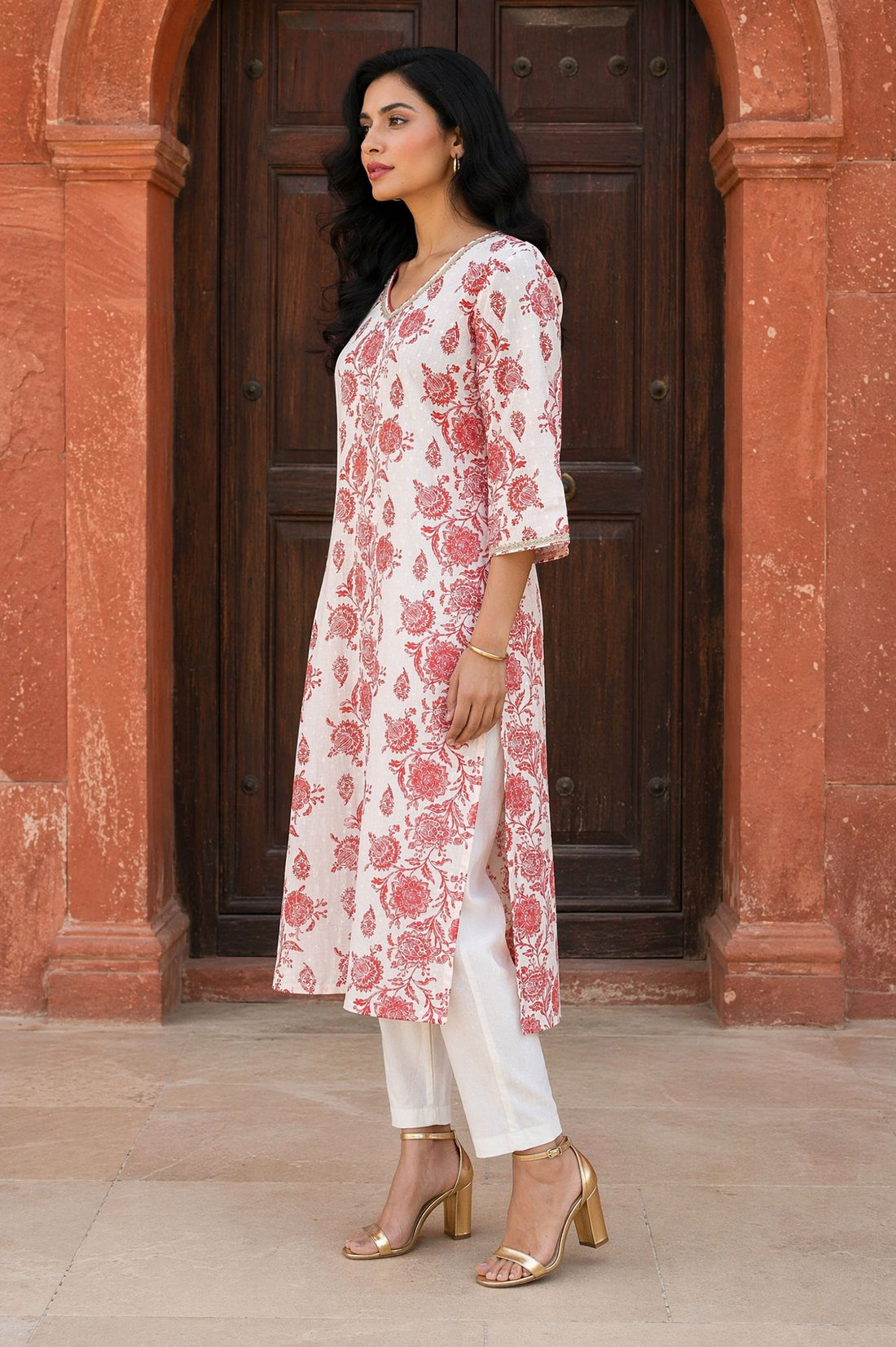 Off White Floral Printed Cotton Blend Straight Kurta with Lace