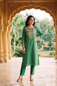 Green Yarn Dyed Embroidered Straight Kurta