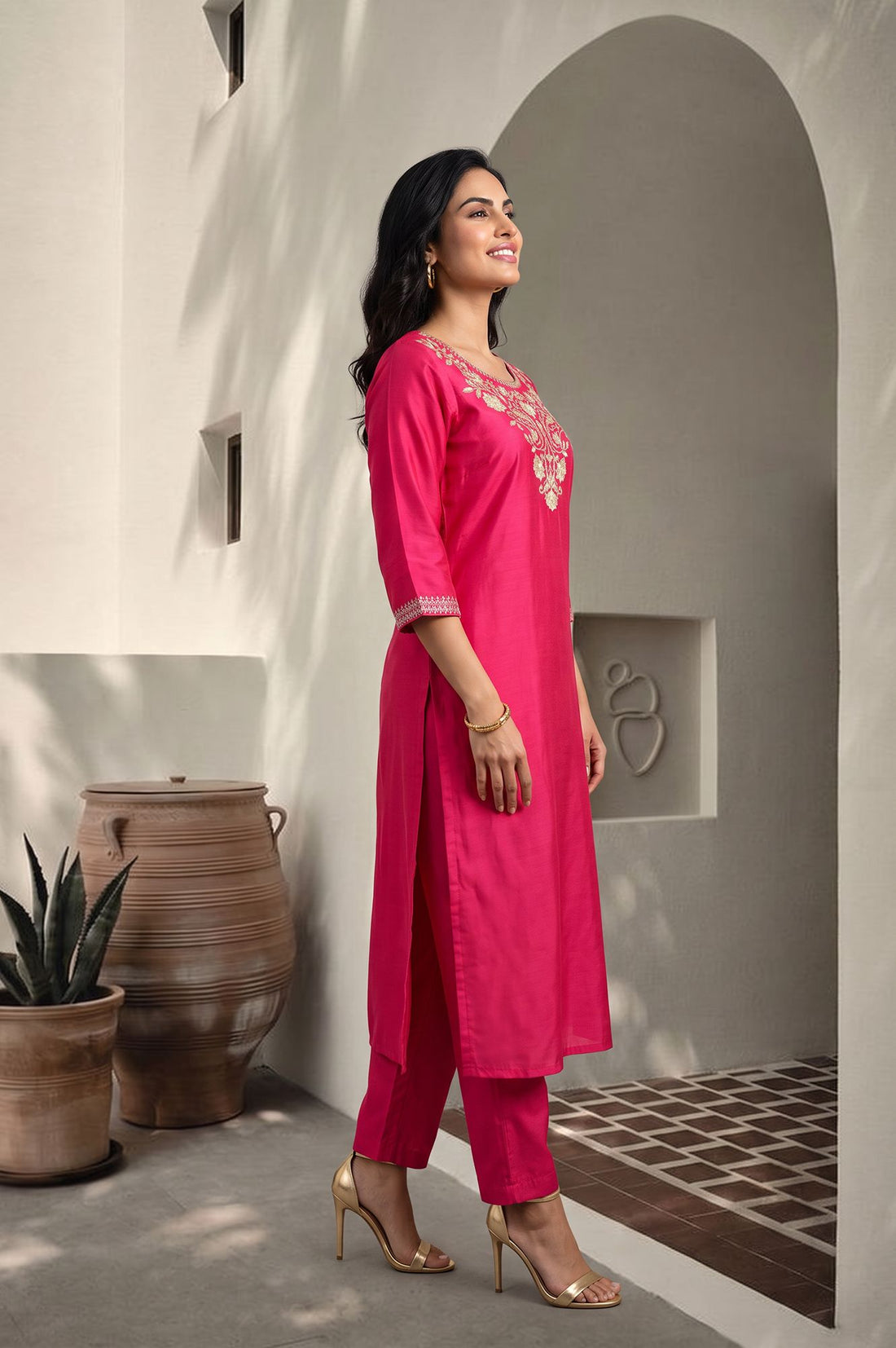 Pink Yarn Dyed Zari Embroidered Straight Kurta