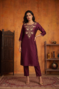 Purple Yarn Dyed Zari Embroidered Straight Kurta