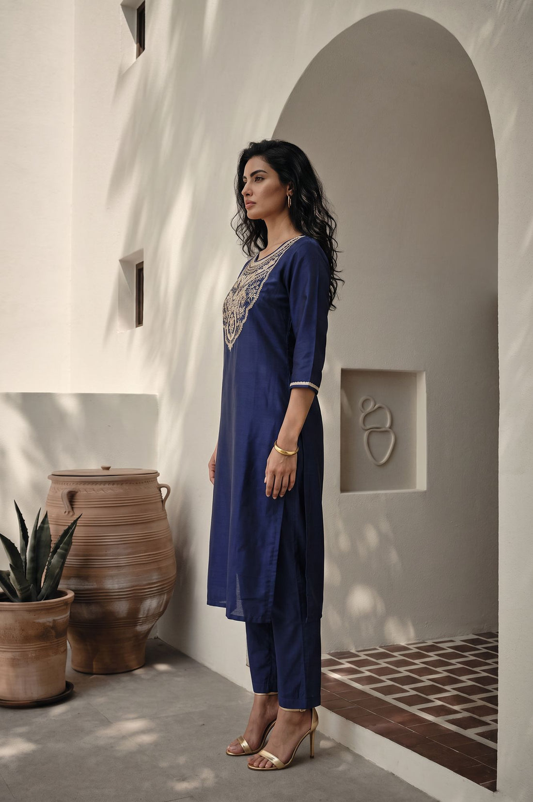 Navy Blue Yarn Dyed Zari Embroidered Straight Kurta