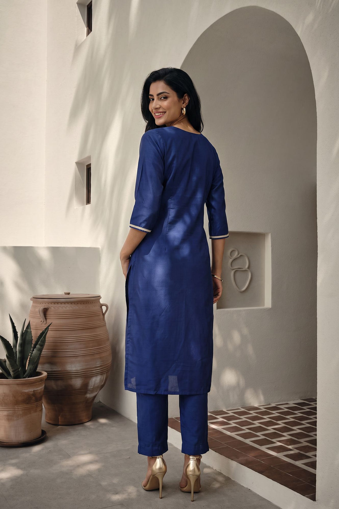 Navy Blue Yarn Dyed Zari Embroidered Straight Kurta
