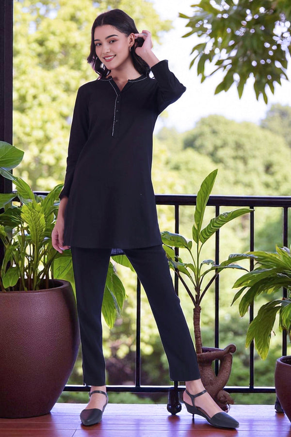Black Solid Straight Pure Cotton Kurti