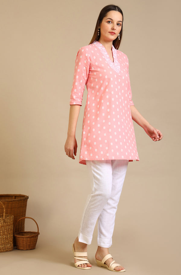 Pink Thread Embroidered Cotton Blend Straight Kurti