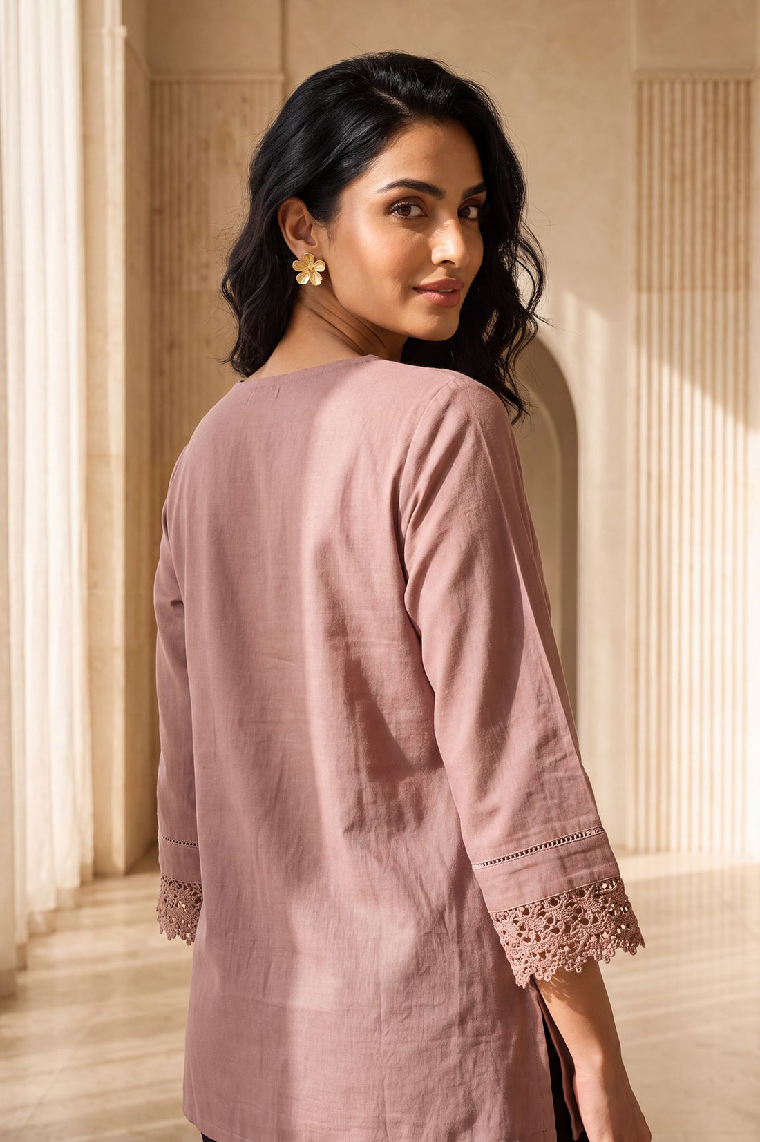 Mauve Solid Yarn Dyed Cotton Linen Straight Kurti with Lace