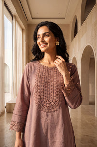 Mauve Solid Yarn Dyed Cotton Linen Straight Kurti with Lace