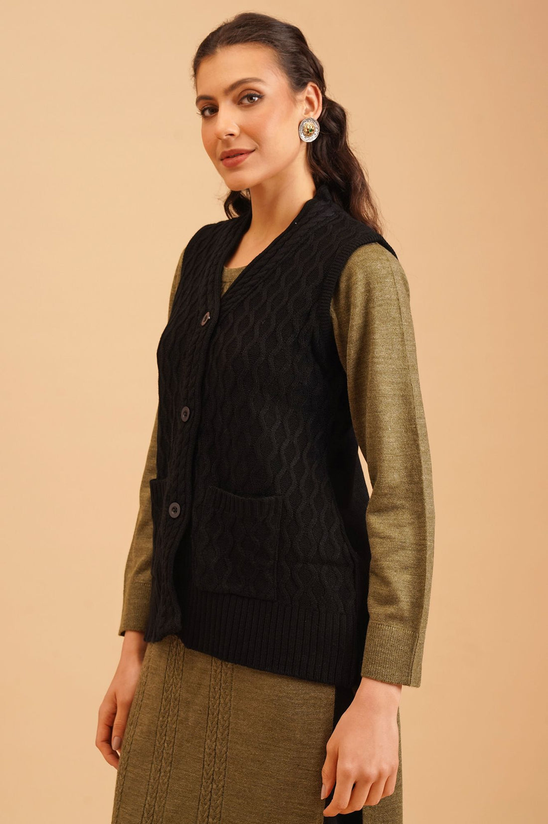 Black Cable Knit Sleeveless Acrylic Straight Winter Sweater