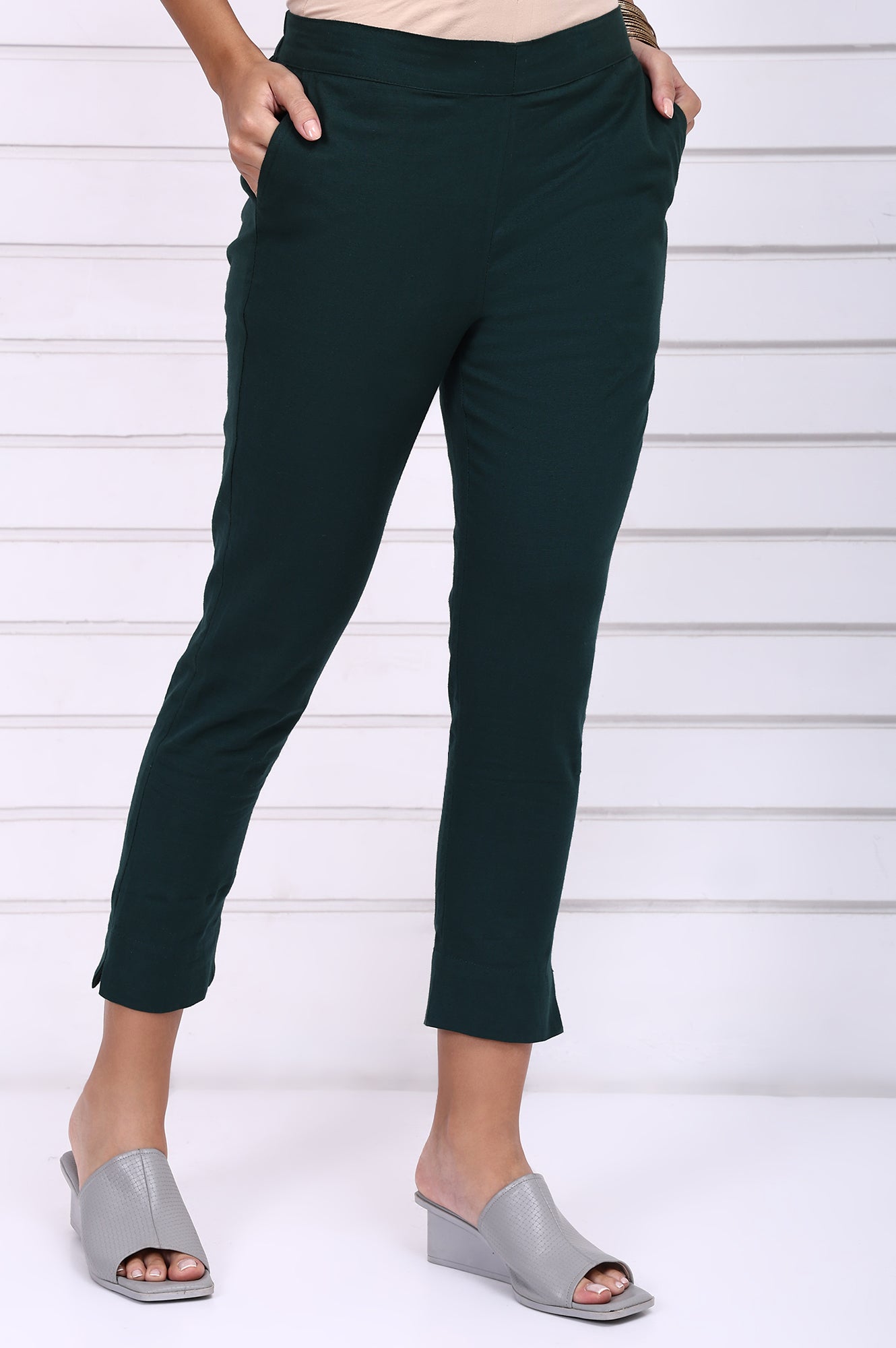 Green Solid Mid-Rise Cotton Trouser