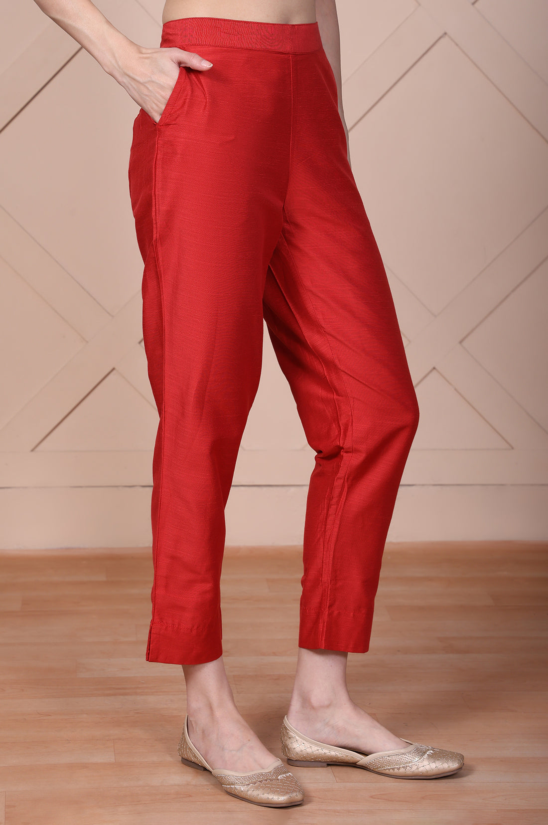 Red Solid Mid Rise Ankle Length Straight Fit Trouser
