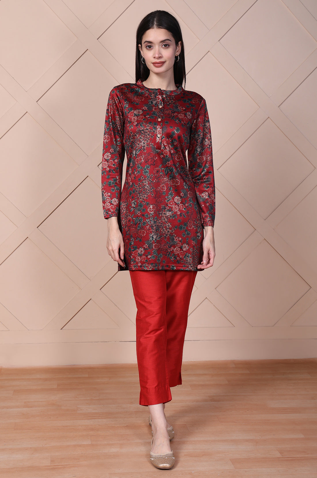 Red Solid Mid Rise Ankle Length Straight Fit Trouser