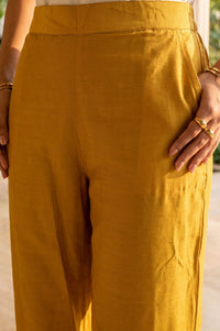Mustard Yarn Dyed Solid Straight Fit Ankle Length Mid Rise Trousers