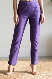 Purple Solid Straight Fit Ankle Length Mid Rise Trousers