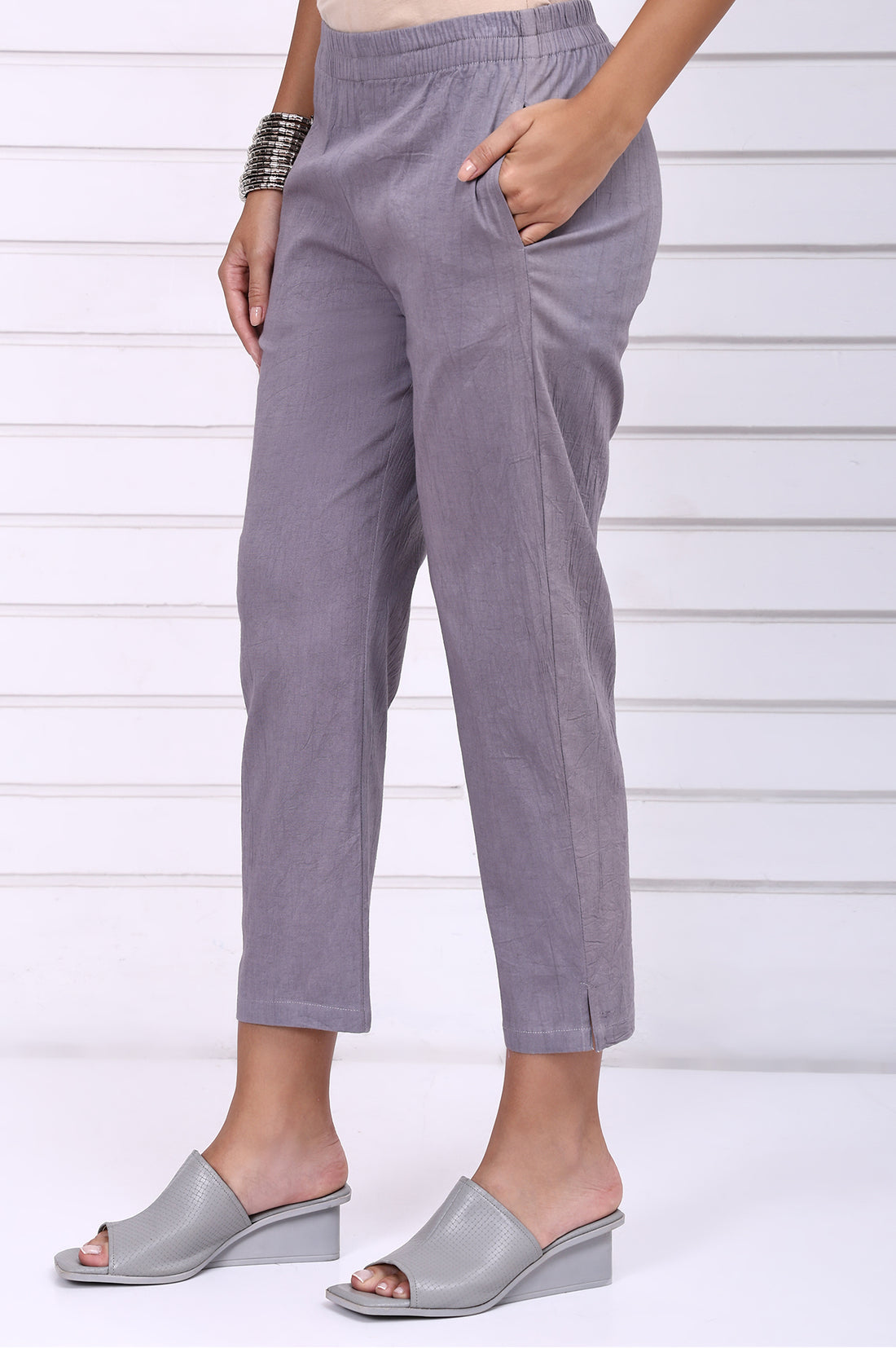 Grey Solid Mid-Rise Cotton Trouser