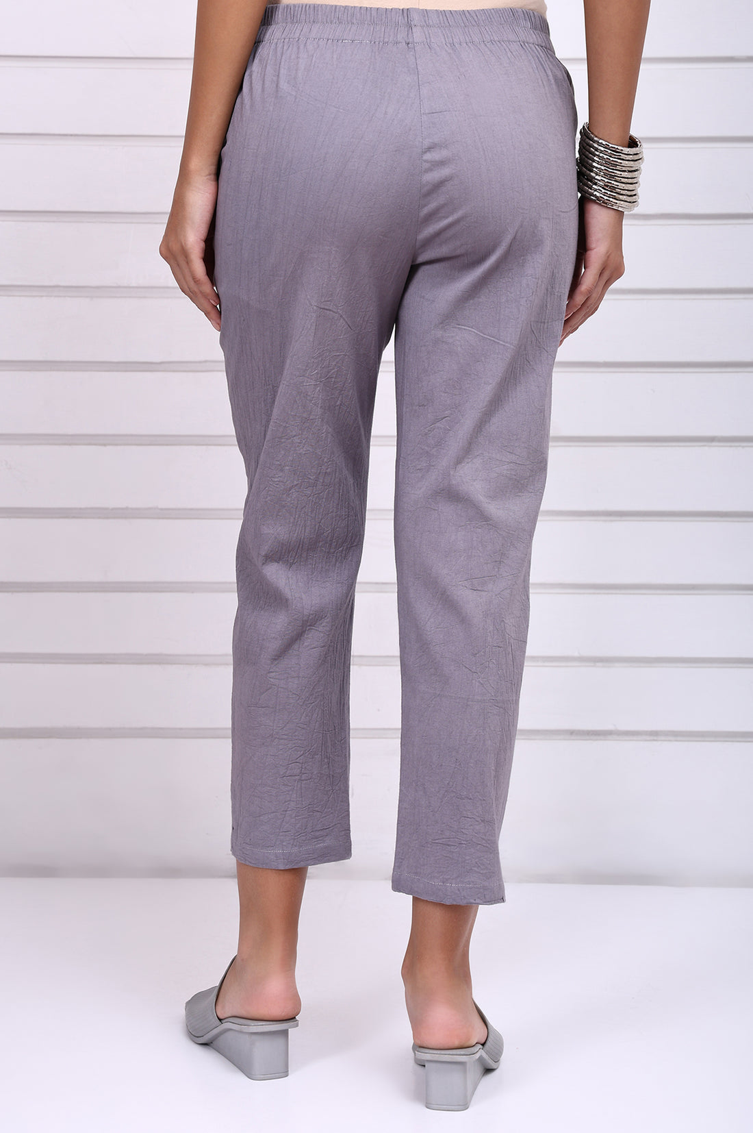 Grey Solid Mid-Rise Cotton Trouser
