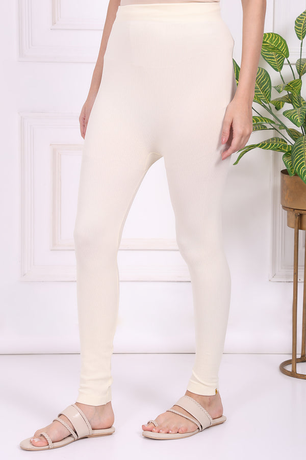 Off White Winter Solid Textured Skinny Fit Ankle Length Tights