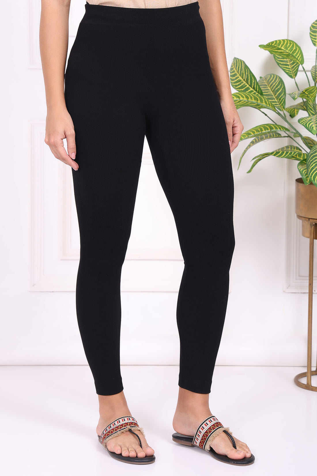 Black Winter Solid Textured Skinny Fit Ankle Length Tights