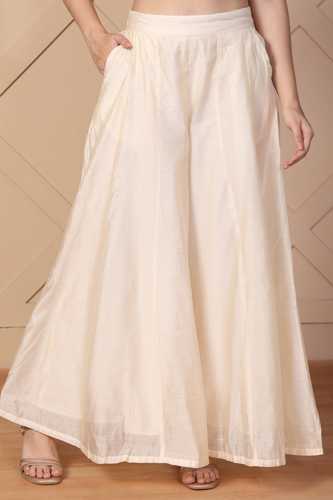 Off-White Textured Flared Skirt