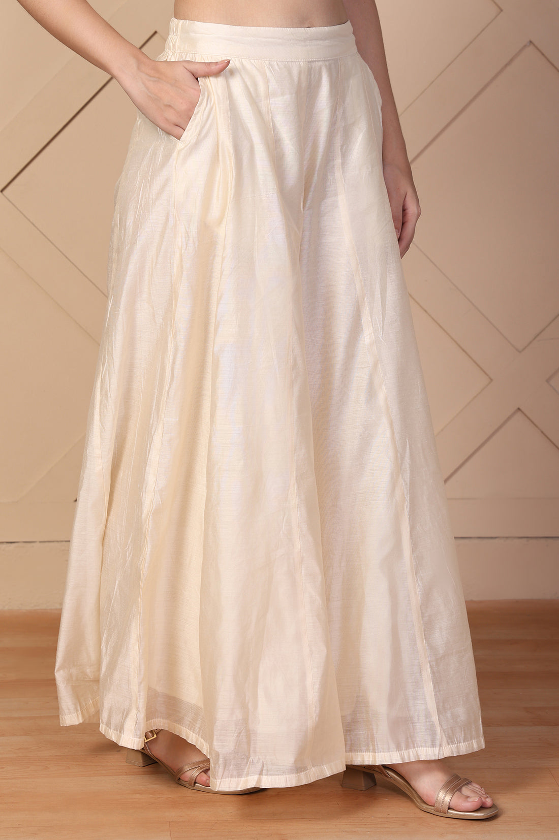 Off-White Textured Flared Skirt