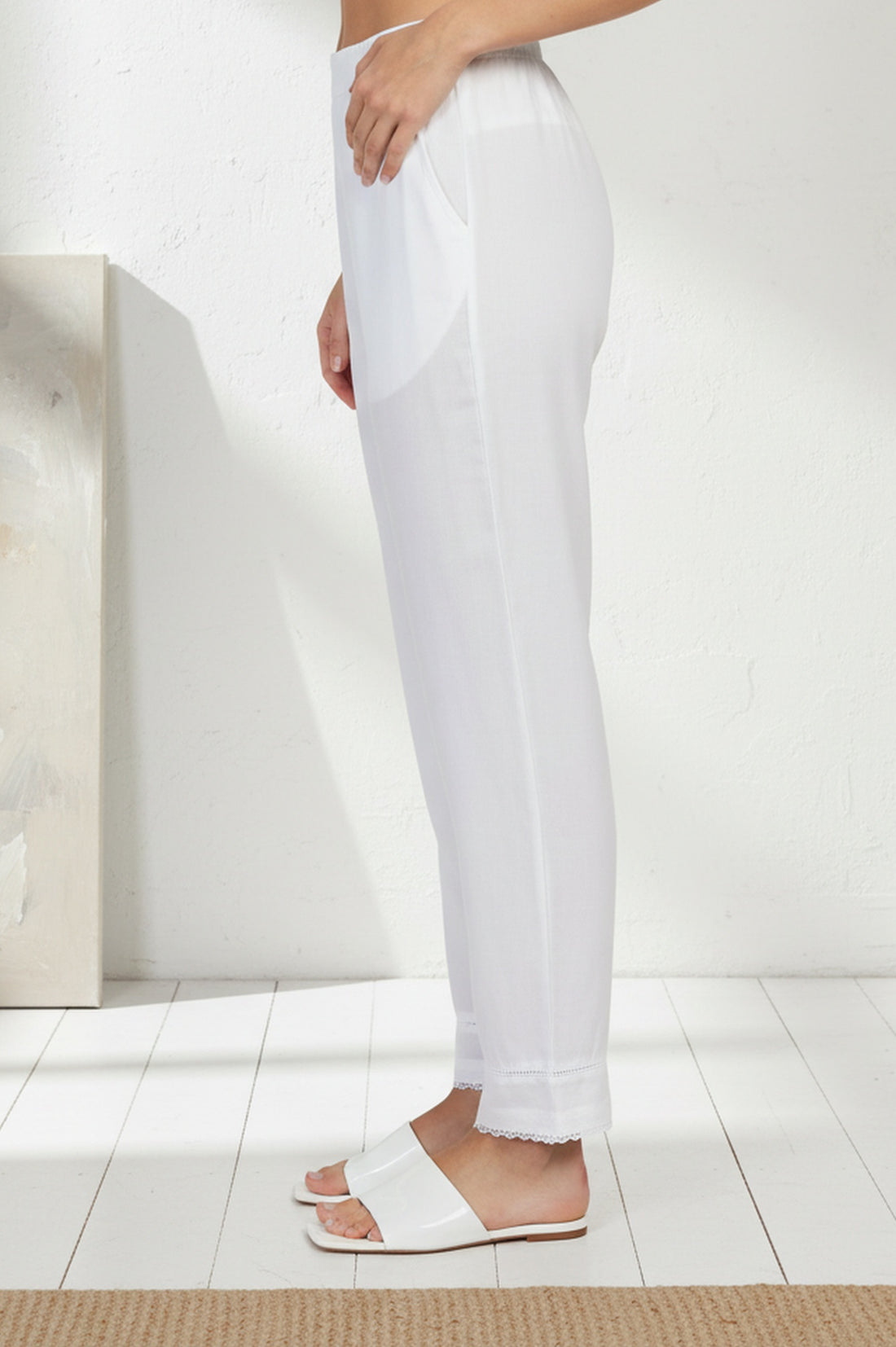 White Solid Pure Cotton Ankle Length Trousers