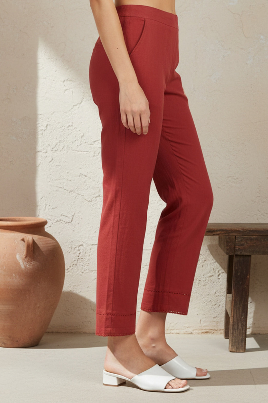 Maroon Solid Pure Cotton Ankle Length Mid Rise Trousers