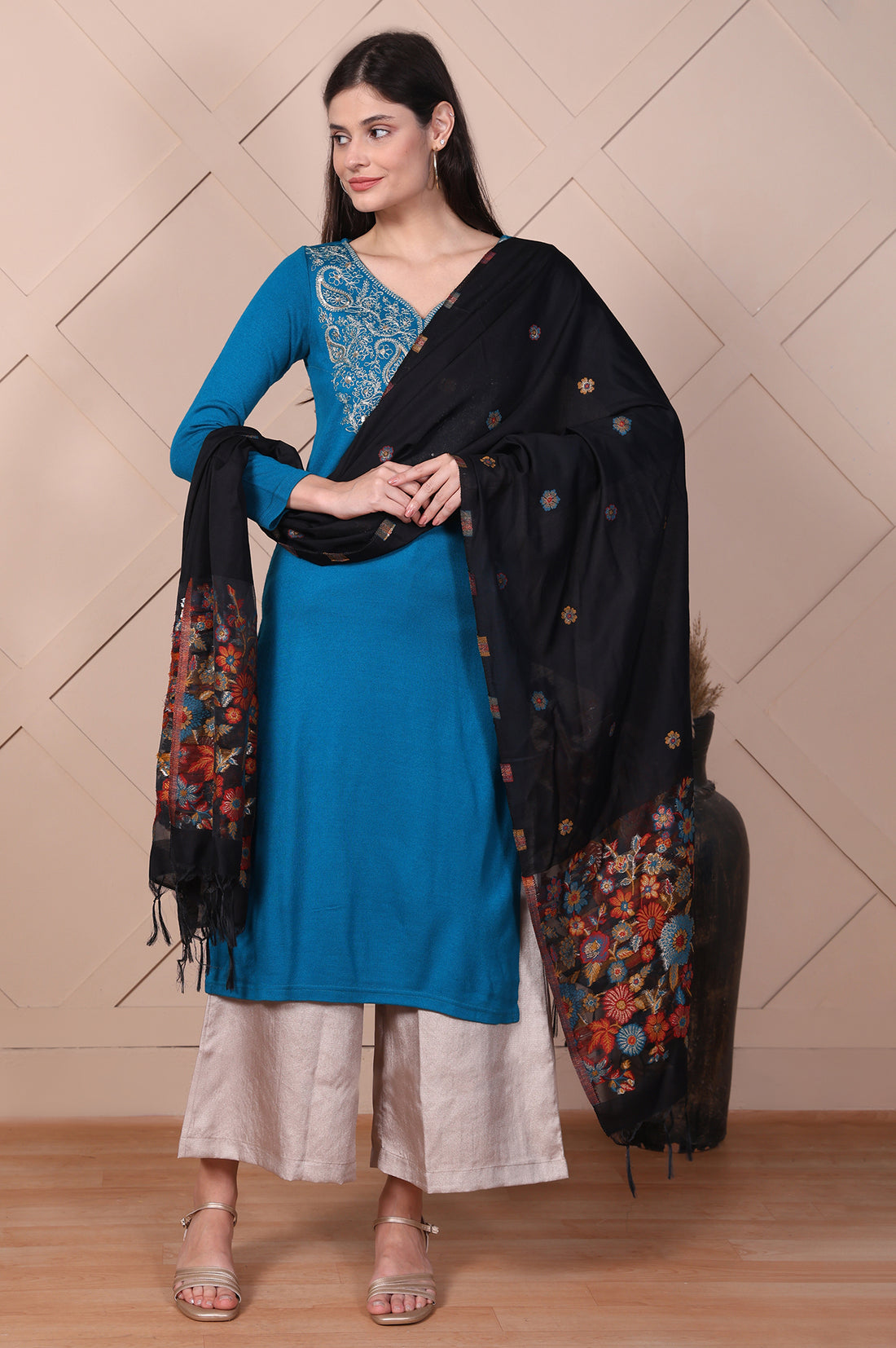 Black Floral Embroidered Jaquard Shawl