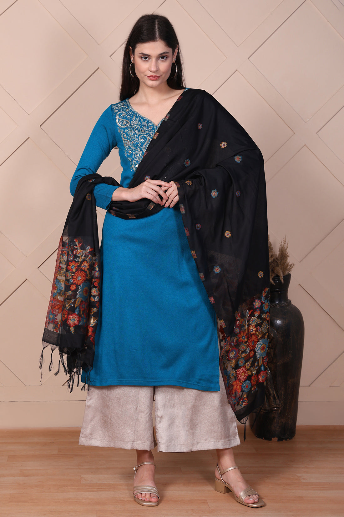 Black Floral Embroidered Jaquard Shawl
