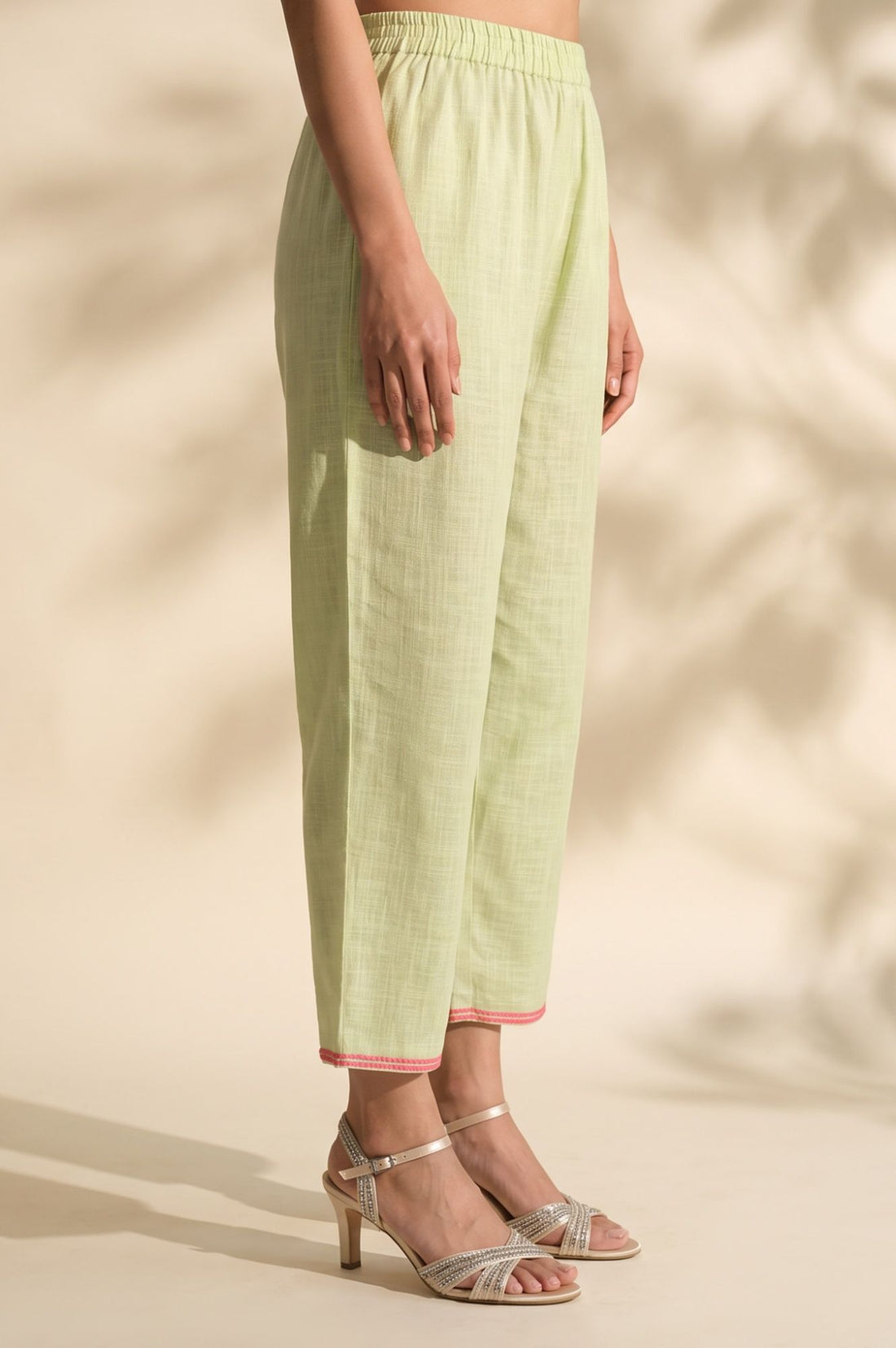 Green Solid Pure Cotton Straight Fit Ankle Length Trousers