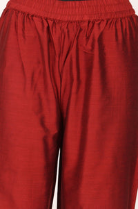 Red Yarn Dyed Solid Straight Fit Ankle Length Mid Rise Trousers
