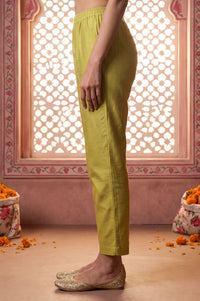 Green Yarn Dyed Solid Straight Fit Ankle Length Trousers
