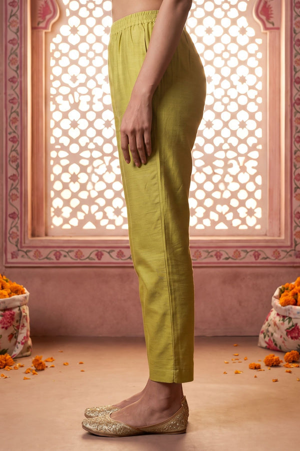 Green Yarn Dyed Solid Straight Fit Ankle Length Trousers