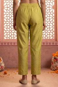 Green Yarn Dyed Solid Straight Fit Ankle Length Trousers