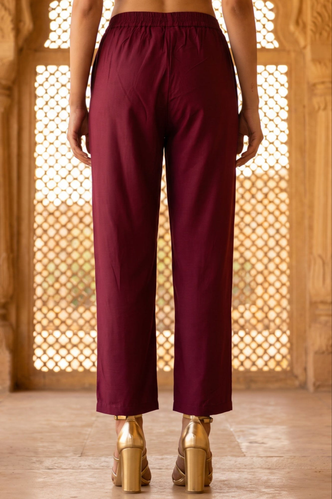 Purple Yarn Dyed Solid Ankle Length Mid Rise Trousers