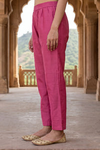 Pink Yarn Dyed Solid Ankle Length Mid Rise Trousers