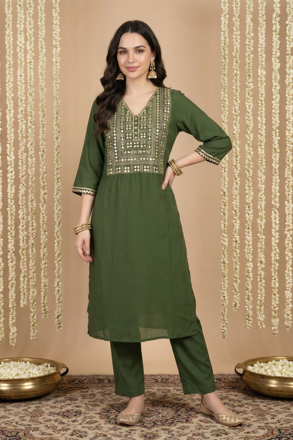 Olive Solid Buttons Rayon Ankle Length Mid Rise Trousers