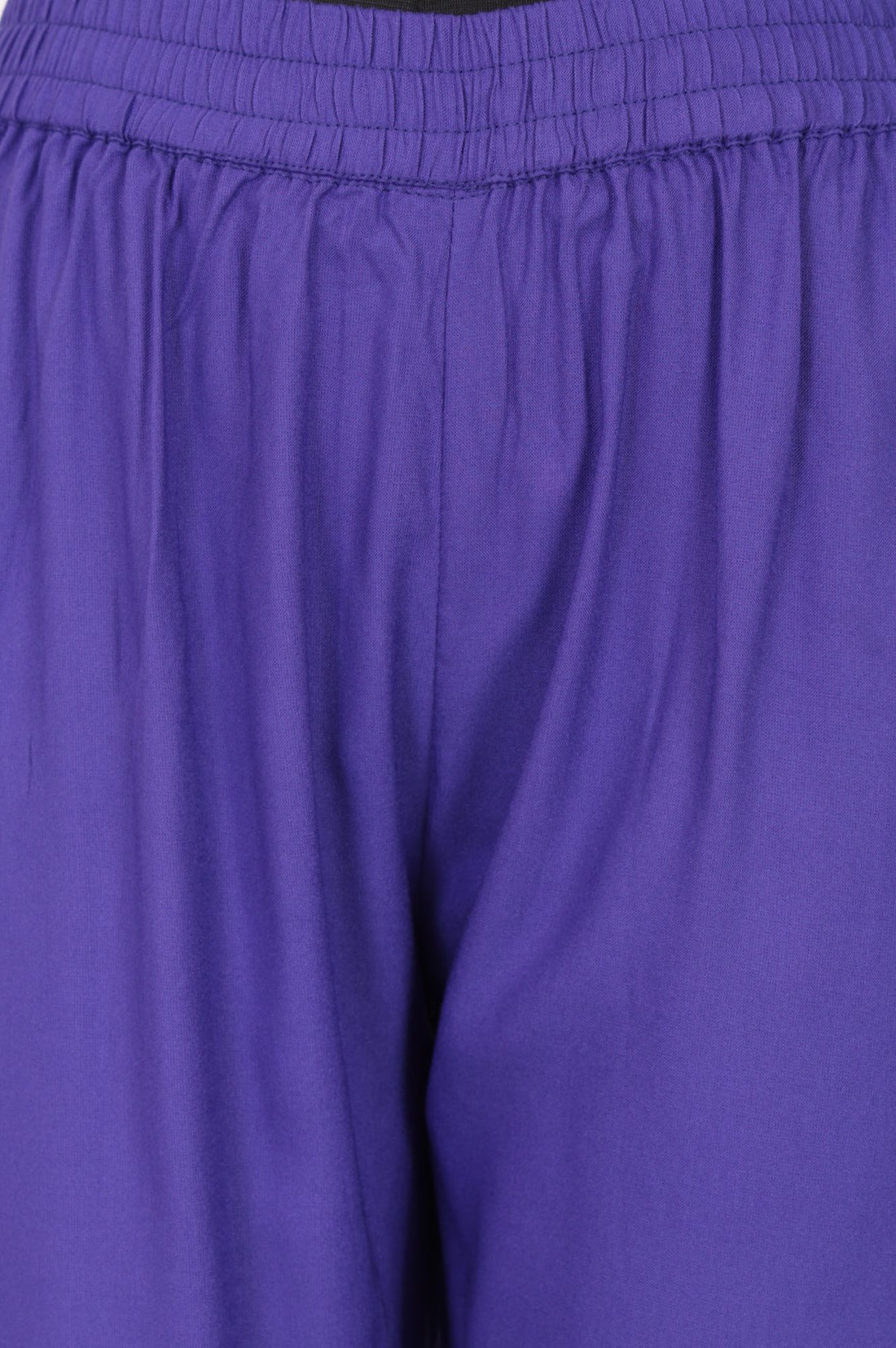 Purple Solid Straight Fit Ankle Length Mid Rise Trousers