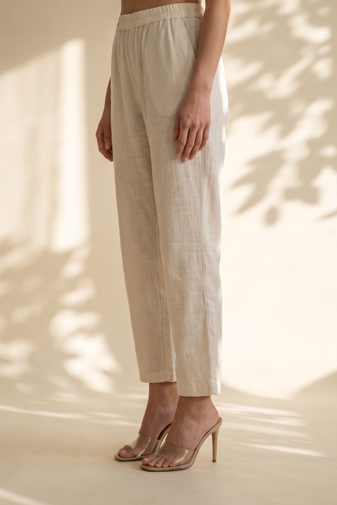 Off White Solid Pure Cotton Straight Fit Ankle Length Trousers