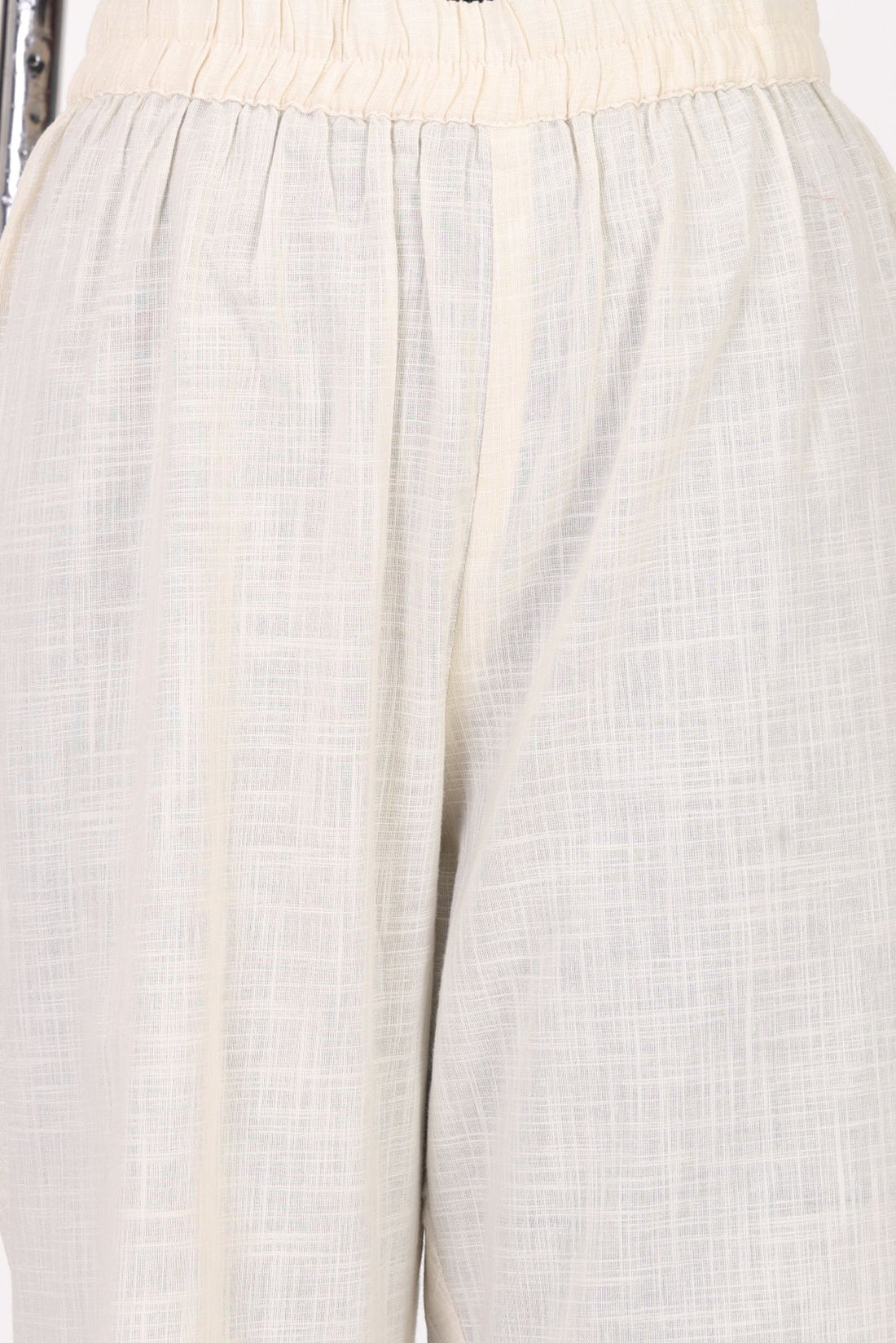 Off White Solid Pure Cotton Straight Fit Ankle Length Trousers