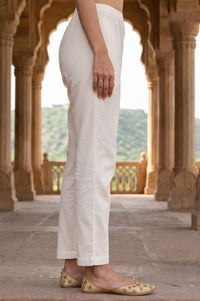White Solid Pure Cotton Straight Fit Ankle Length Mid Rise Trousers