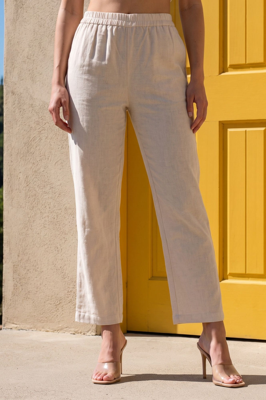 Off-White Solid Cotton Flax Straight Fit Ankle Length High Rise Pants