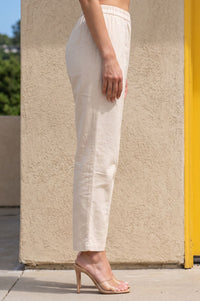 Off-White Solid Cotton Flax Straight Fit Ankle Length High Rise Pants