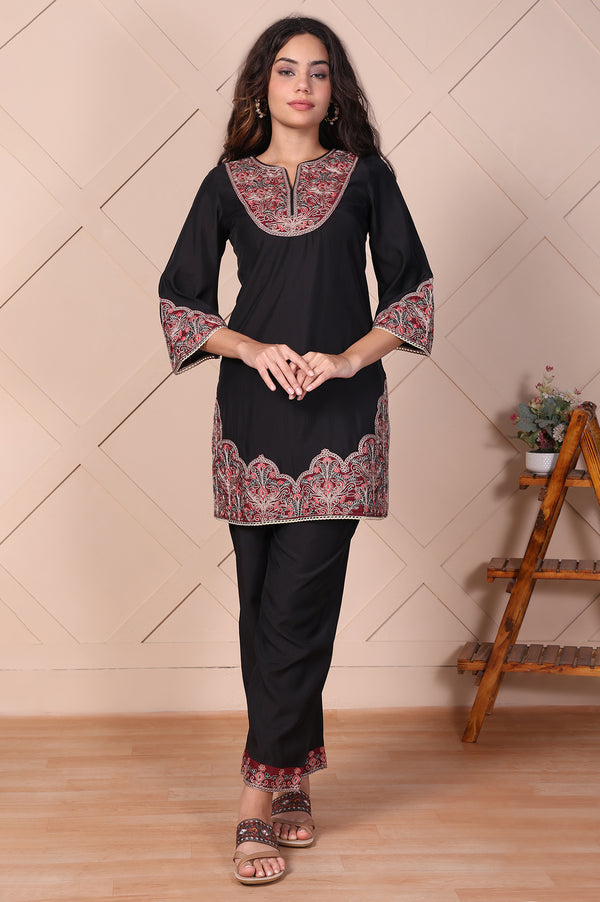 Black Embroidered Straight Kurta and Pant Set