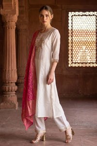 Pink Jacquard Zari Dupatta
