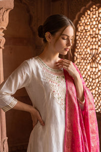 Pink Jacquard Zari Dupatta