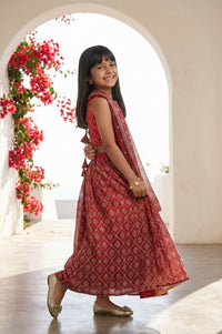 Maroon embellished Chiffon Sleeveless Crop Top and Lehenega Set with Dupatta