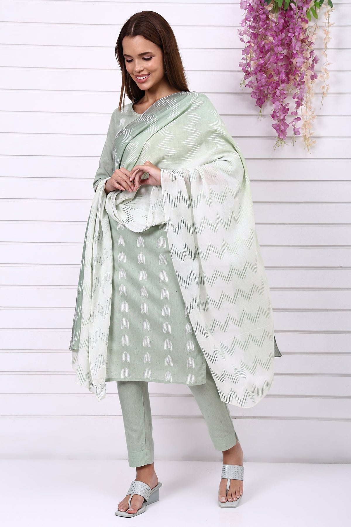 Green Geometric Printed Yarn Dyed Straight Kurta, Trousers and Dupatta Set - S