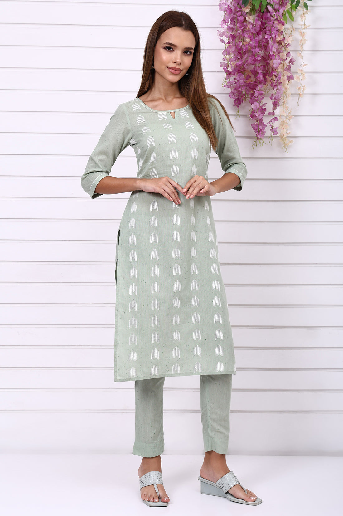Green Geometric Printed Yarn Dyed Straight Kurta, Trousers and Dupatta Set
